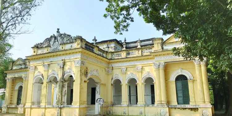 দ্য ল্যান্ড অব কুইন