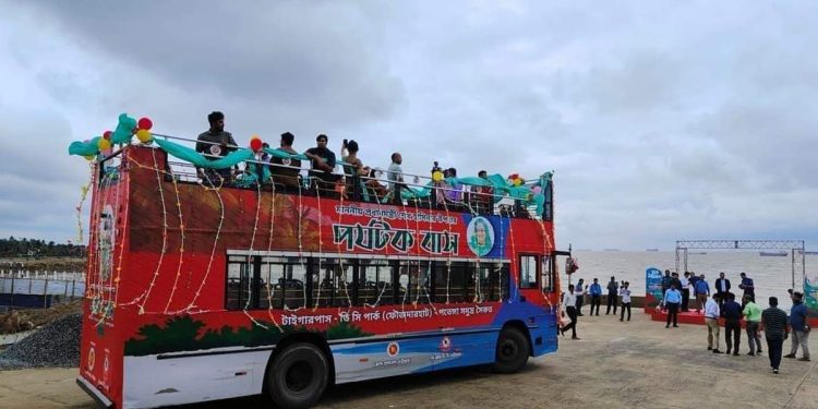 চট্টগ্রামে পর্যটকদের জন্য চালু হলো বিশেষ বাস
