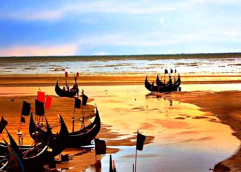 হাজার বছরের ঐতিহ্য চট্টগ্রামের সাম্পান