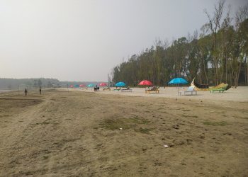 ঘুরে আসতে পারেন মনপুরার হাওয়া সি-বিচে