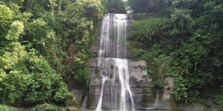 মৌলভীবাজারে ঘুরে দাঁড়াচ্ছে পর্যটন শিল্প