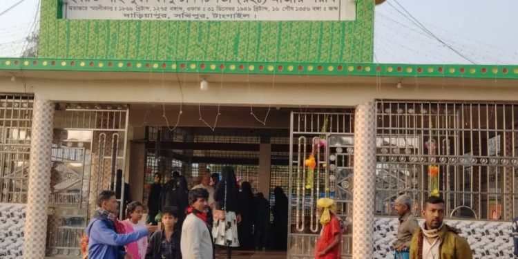 টাঙ্গাইলে জমে উঠেছে ফাইল্যা মেলা