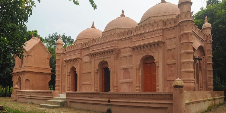 পাঁচুবাড়ী পাঁচ গম্বুজ মসজিদ