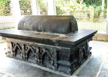 জাহানাবাদ সমাধি সৌধ
