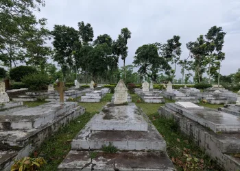 ডিনস্টন সিমেট্রি