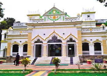 একদিনের ভ্রমণে মহেরা জমিদার বাড়ি