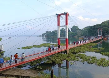 টানা তিন দিনের ছুটিতে পর্যটকমুখর রাঙামাটি