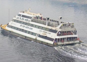 জ্বালানি সংকটে যাত্রা বাতিলের ঘোষণা গ্রীন লাইন নৌযানের