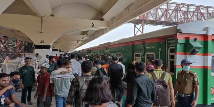 ঈদ ভ্রমণে স্বাস্থ্য সচেতনতা