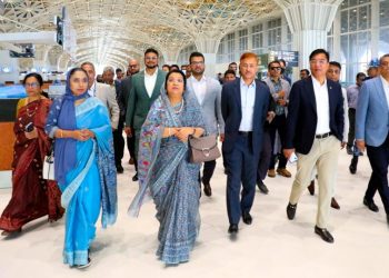 প্রবাসীবান্ধব সেবা নিশ্চিতের নির্দেশ বিমানমন্ত্রী-প্রতিমন্ত্রীর