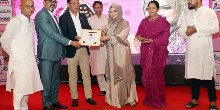এটিজেএফবি এভিয়েট্যুর উইমেন্স আইকন অ্যাওয়ার্ড পেলেন ১০ নারী