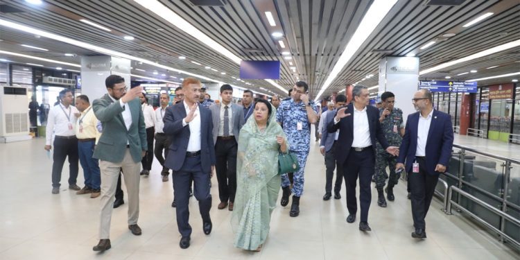 শাহজালালের ভিভিআইপি ও অভ্যন্তরীণ টার্মিনাল ঘুরে দেখলেন বিমানমন্ত্রী