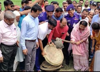 খাল খননের মাধ্যমে মানুষের ভাগ্য বদলাবে: বিমানমন্ত্রী