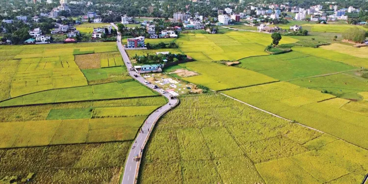 অপার মুগ্ধতায় পর্যটকদের টানে খাগড়াছড়ির ‘নিউজিল্যান্ড’