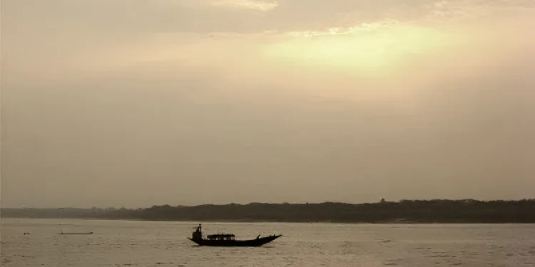 বাংলার নদী : গান, সাহিত্য ও মানুষের জীবনের চিরন্তন অনুষঙ্গ